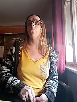 Snapshot of Dettybitch40 chatting on 7, 10, 2025 Dettybitch40 online show from 7, 10, 2025