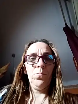 Snapshot of Dettybitch40 chatting on 13, 10, 2025 Dettybitch40 online show from 13, 10, 2025