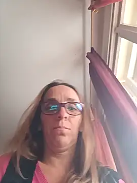 Snapshot of Dettybitch40 chatting on 26, 10, 2025 Dettybitch40 online show from 26, 10, 2025