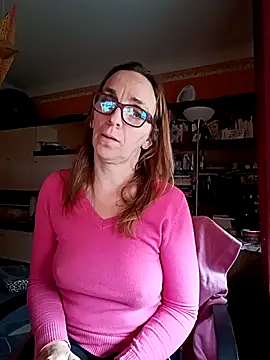 Snapshot of Dettybitch40 chatting on 27, 10, 2025 Dettybitch40 online show from 27, 10, 2025