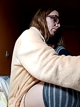 Snapshot of Dettybitch40 chatting on 29, 10, 2025 Dettybitch40 online show from 29, 10, 2025