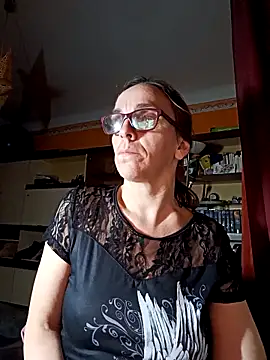 Snapshot of Dettybitch40 chatting on 4, 11, 2025 Dettybitch40 online show from 4, 11, 2025