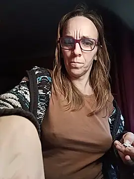 Snapshot of Dettybitch40 chatting on 17, 11, 2025 Dettybitch40 online show from 17, 11, 2025