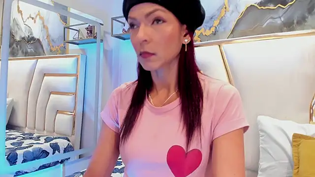 HannaPetit online show from 4, 11, 2025