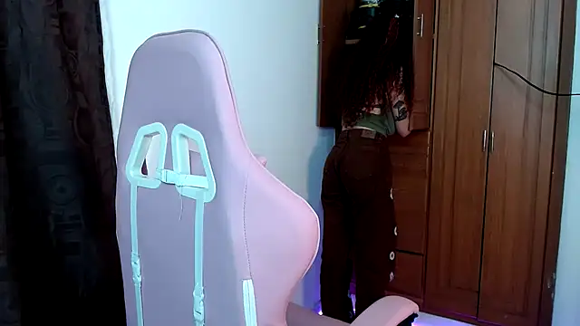 Snapshot of tastymeli chatting on 3, 1, 2025 tastymeli online show from 3, 1, 2025