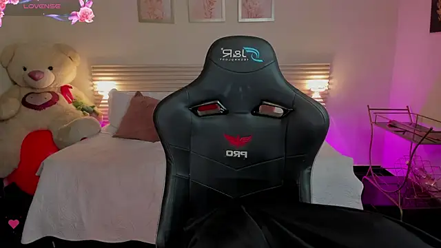 Snapshot of New_Arab_Kingdom chatting on 27, 11, 2025 New Arab Kingdom online show from 27, 11, 2025