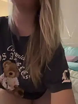 Snapshot of Vivian_MayXxX chatting on 26, 3, 2026 Vivian MayXxX online show from 26, 3, 2026