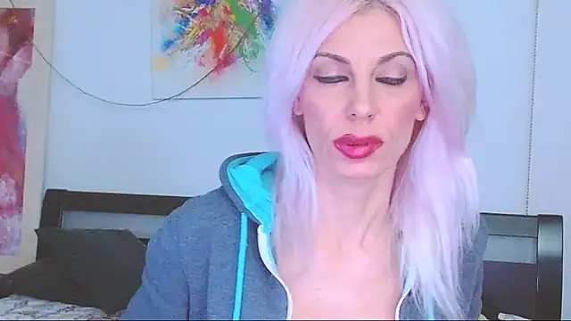 HoneyLara online show from 15, 2, 2025