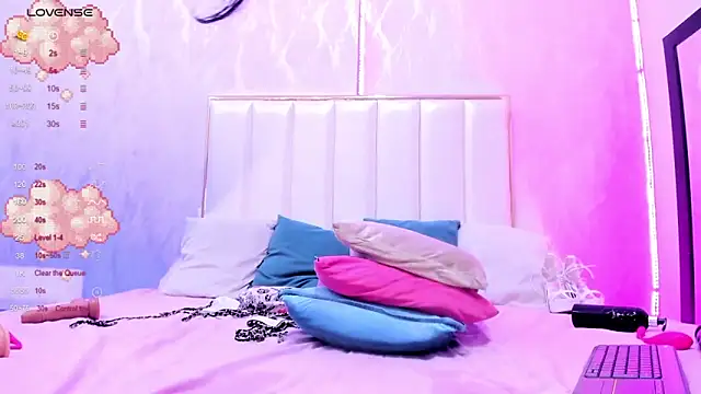 zarahfoster online show from 10, 12, 2024