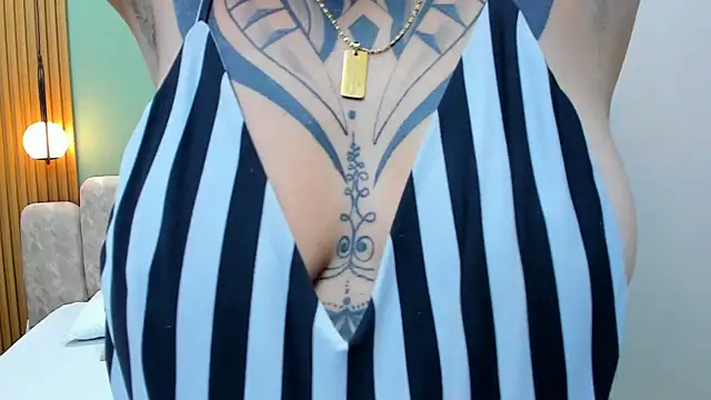 NicoleBlum online show from 10, 3, 2025