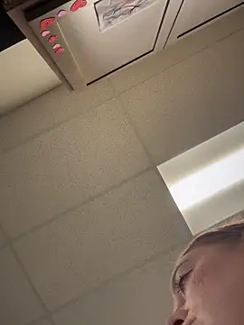 Snapshot of cinnatitties chatting on 27, 10, 2025 cinnatitties online show from 27, 10, 2025