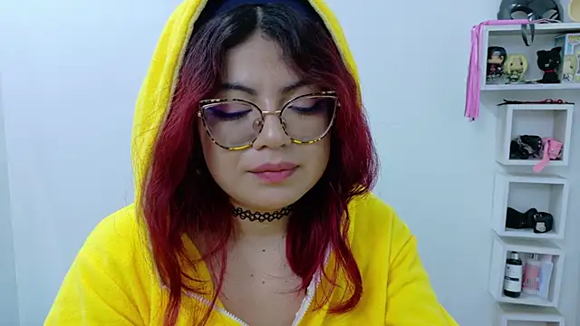 Catwhite  online show from 11, 1, 2025