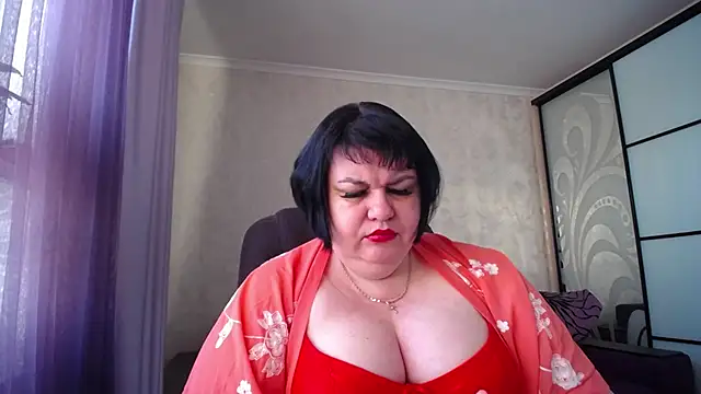 JuicyLady Di online show from 4, 2, 2026