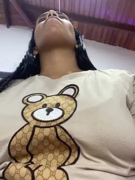 ArielleMillerr online show from 5, 1, 2025