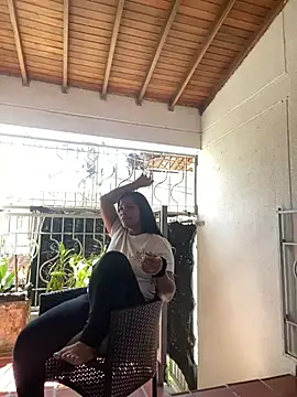 ArielleMillerr online show from 22, 1, 2025