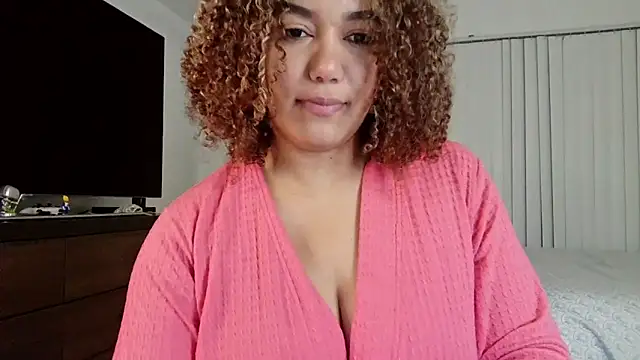 Snapshot of cataleya-glen chatting on 16, 12, 2025 cataleya-glen online show from 16, 12, 2025