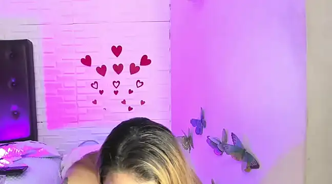 AndreaLombana online show from 2, 3, 2025