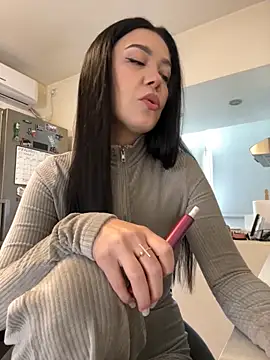 Snapshot of denise_k chatting on 25, 10, 2025 denise k online show from 25, 10, 2025