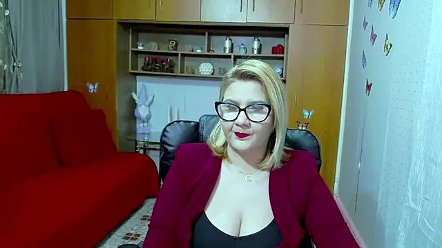 Snapshot of LucilleFenlys chatting on 26, 2, 2025 LucilleFenlys online show from 26, 2, 2025