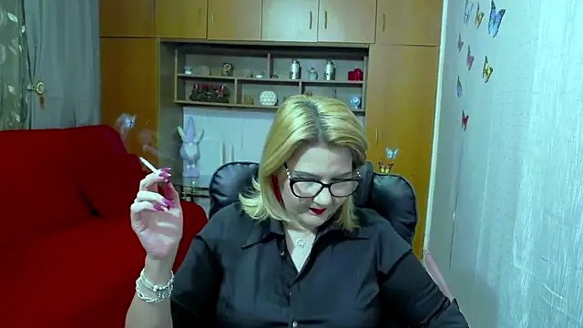 Snapshot of LucilleFenlys chatting on 4, 3, 2025 LucilleFenlys online show from 4, 3, 2025