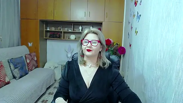 Snapshot of LucilleFenlys chatting on 20, 10, 2025 LucilleFenlys online show from 20, 10, 2025