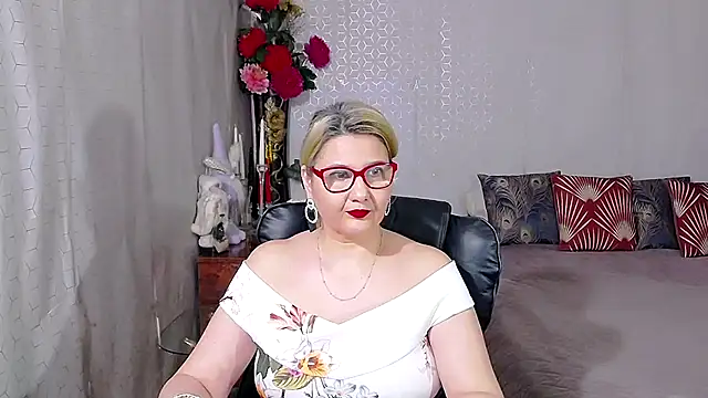 Snapshot of LucilleFenlys chatting on 11, 2, 2026 LucilleFenlys online show from 11, 2, 2026