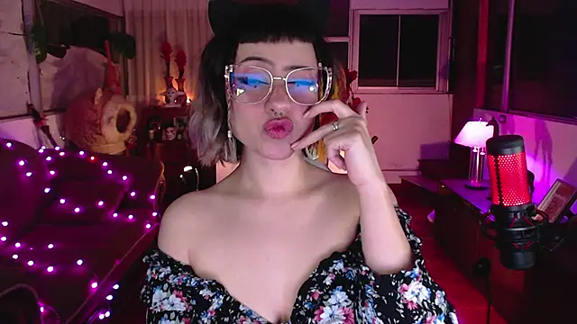 Snapshot of Aquamarinebubble chatting on 3, 3, 2025 Aquamarinebubble online show from 3, 3, 2025