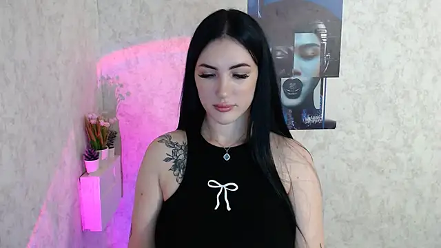 Snapshot of MisssShy_ chatting on 17, 10, 2025 MisssShy online show from 17, 10, 2025