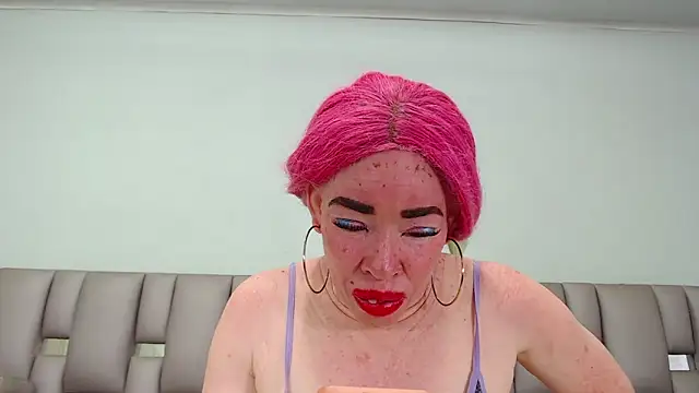 Kittywhiteass online show from 22, 11, 2025