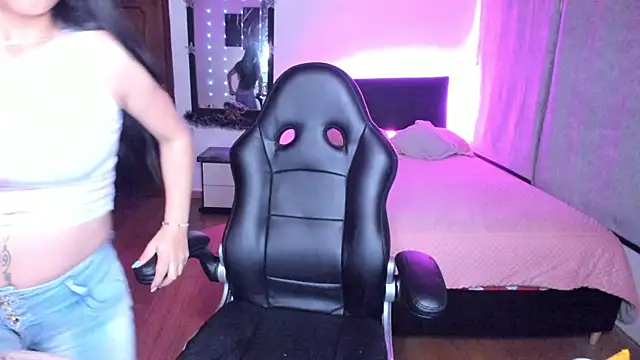 yesie hot online show from 7, 12, 2024