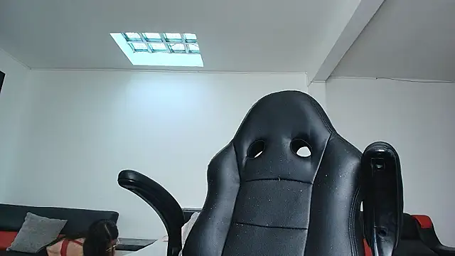 yesie hot online show from 17, 2, 2026