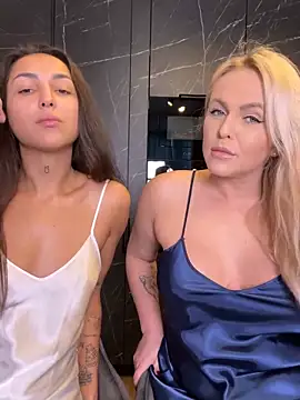 Snapshot of Keep_us_wild chatting on 21, 12, 2024 Keep us wild online show from 21, 12, 2024