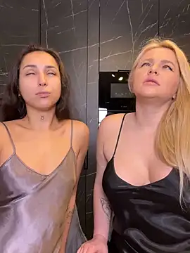 Snapshot of Keep_us_wild chatting on 12, 3, 2025 Keep us wild online show from 12, 3, 2025