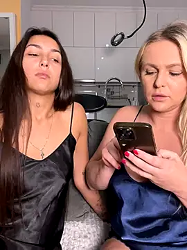 Snapshot of Keep_us_wild chatting on 28, 9, 2025 Keep us wild online show from 28, 9, 2025