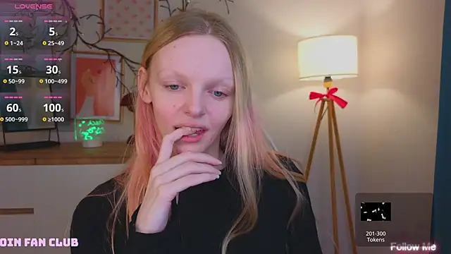 Snapshot of evangel1ne chatting on 5, 2, 2025 evangel1ne online show from 5, 2, 2025