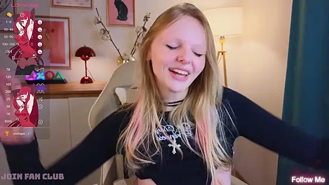 Snapshot of evangel1ne chatting on 8, 10, 2025 evangel1ne online show from 8, 10, 2025