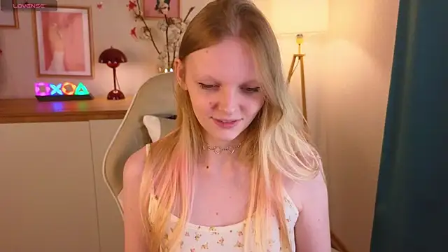 Snapshot of evangel1ne chatting on 26, 11, 2025 evangel1ne online show from 26, 11, 2025