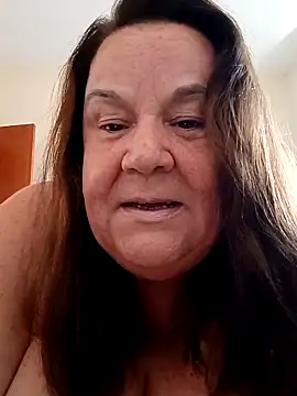 Yaya Mineira online show from 28, 2, 2025