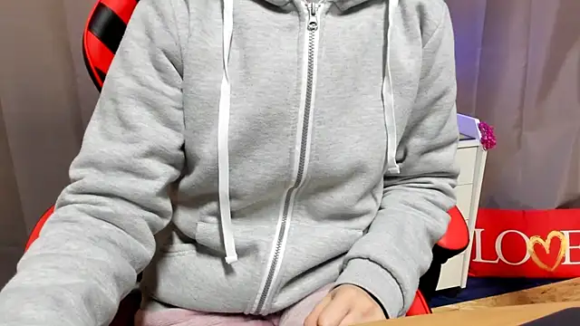 xSportyKatyx online show from 8, 3, 2025