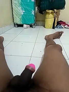 Sexboymanisha94 online show from 13, 4, 2026