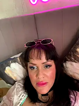 Snapshot of Lolaley2 chatting on 27, 10, 2025 Lolaley2 online show from 27, 10, 2025