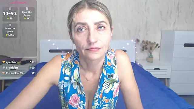 ZoeGrant online show from 24, 12, 2024