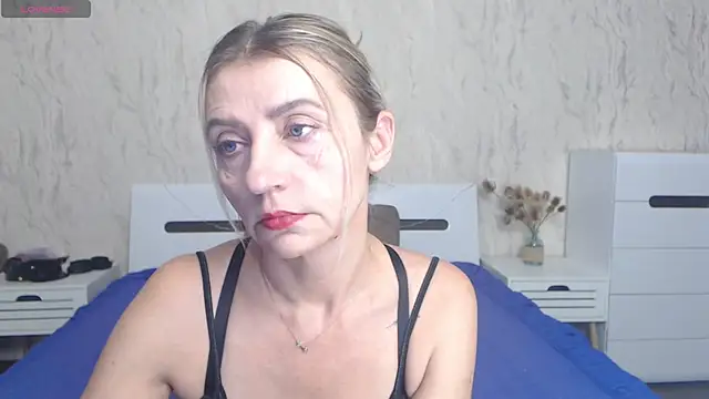 ZoeGrant online show from 26, 12, 2024