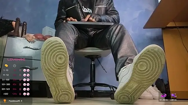 Snapshot of TomLover_12 chatting on 11, 2, 2026 TomLover 12 online show from 11, 2, 2026