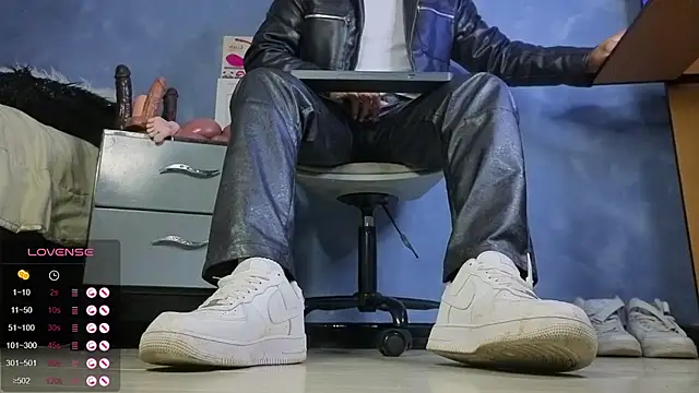 Snapshot of TomLover_12 chatting on 24, 2, 2026 TomLover 12 online show from 24, 2, 2026