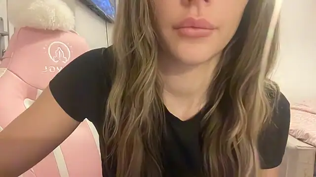 Snapshot of Lillymariee chatting on 14, 1, 2025 Lillymariee online show from 14, 1, 2025