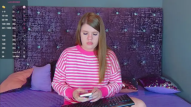 NoraBigAss online show from 4, 12, 2024