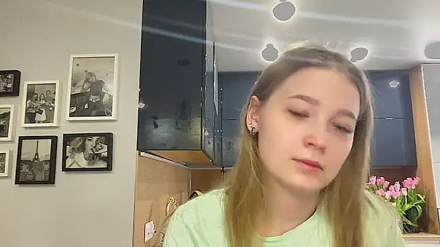 CharmingSarah online show from 12, 3, 2025