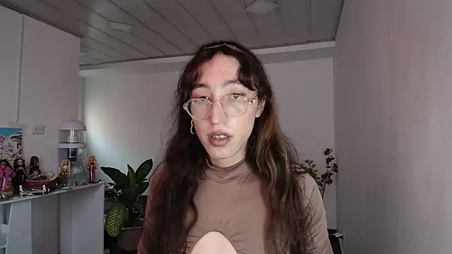 NicoleCortez online show from 2, 3, 2025