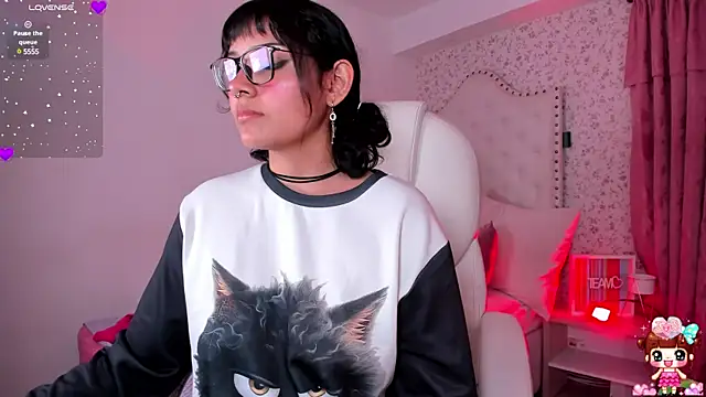 lucyycy online show from 26, 2, 2025